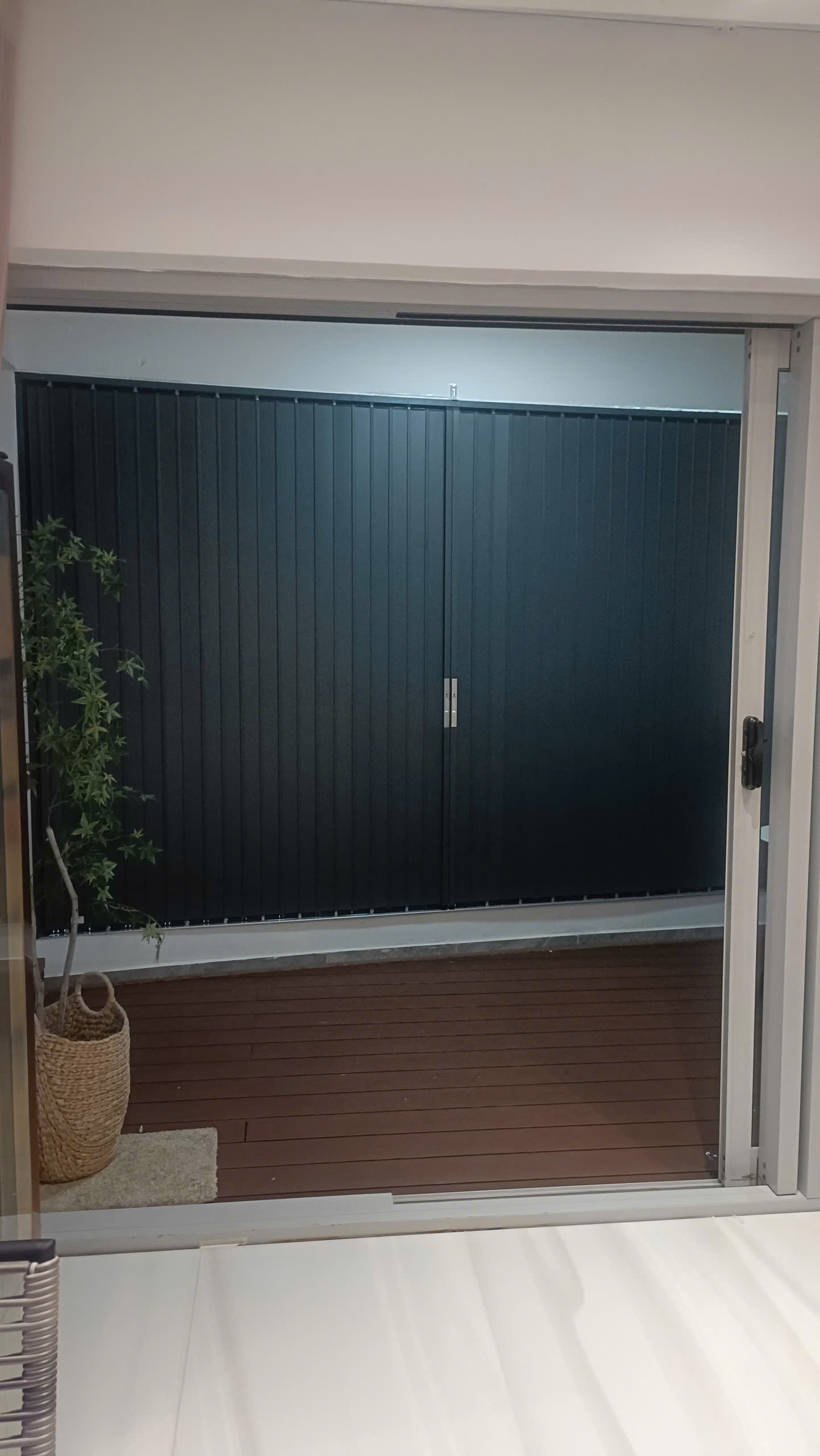 Cửa Lưới Chống Muỗi Chống Trộm Xếp Lá Nhôm Cao Cấp (Cửa Lưới Chống Trộm ( Xếp Lá Nhôm Đặc)) - Mẫu 03