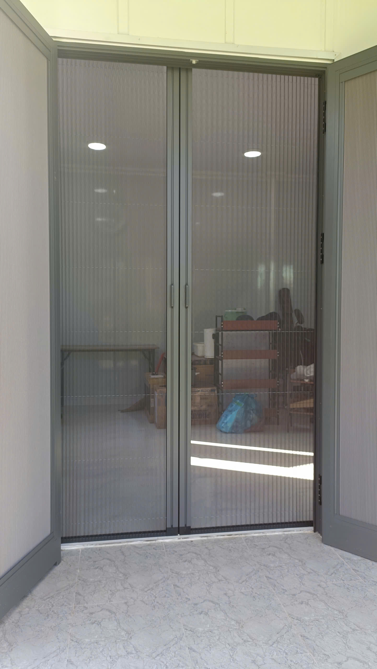 Cửa Lưới Chống Muỗi Tự Cuốn Giảm Tốc Cao Cấp - Mẫu 01
