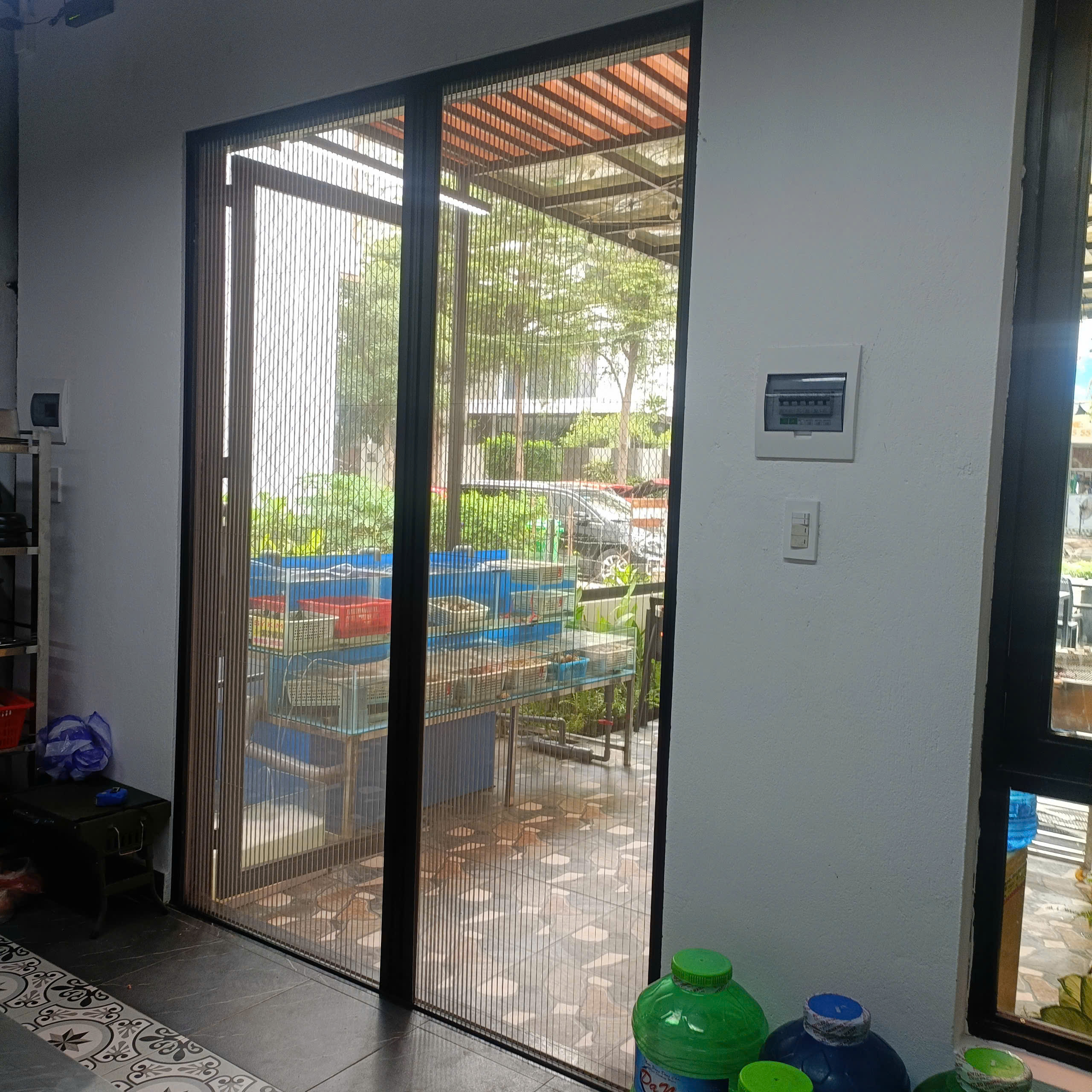 Cửa Lưới Chống Muỗi Tự Cuốn Giảm Tốc Cao Cấp - Mẫu 02